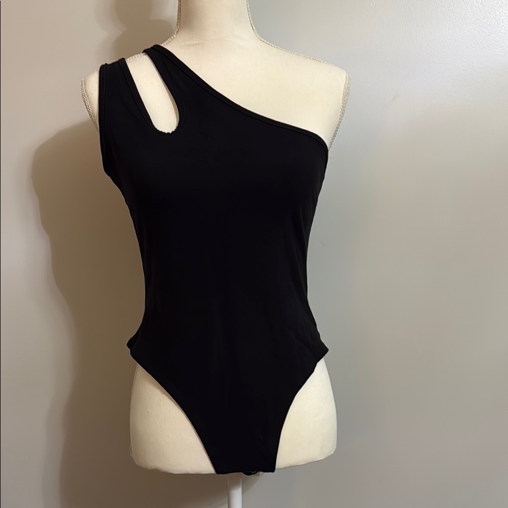 Black One-Shoulder Women's Top